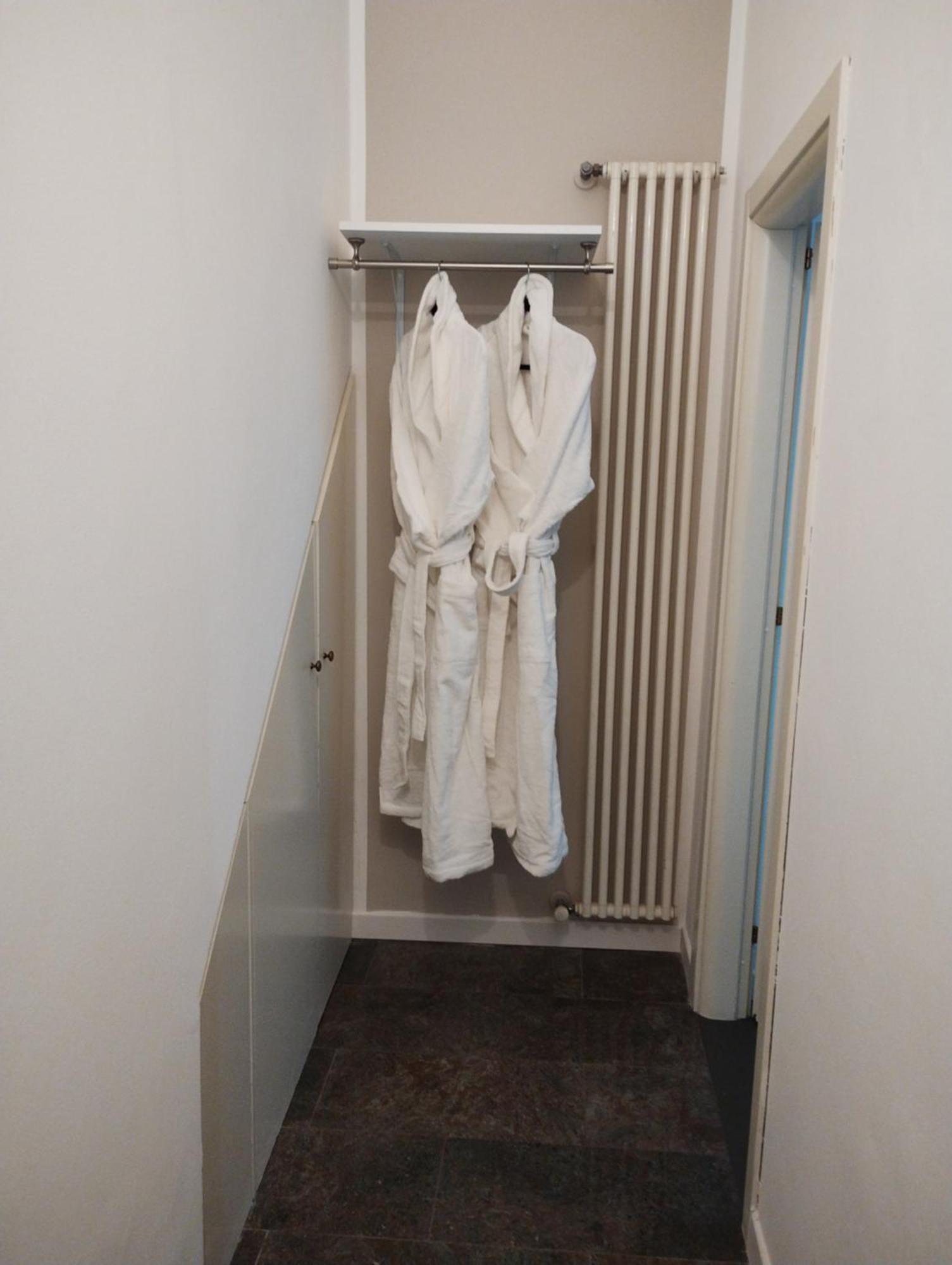 Palazzo Cusani Charming Rooms Vercelli Exterior photo