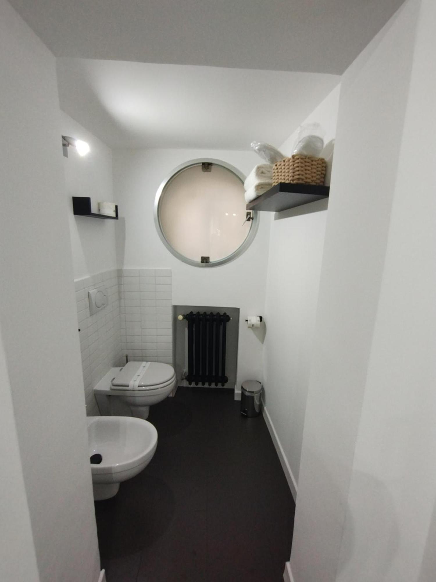 Palazzo Cusani Charming Rooms Vercelli Exterior photo
