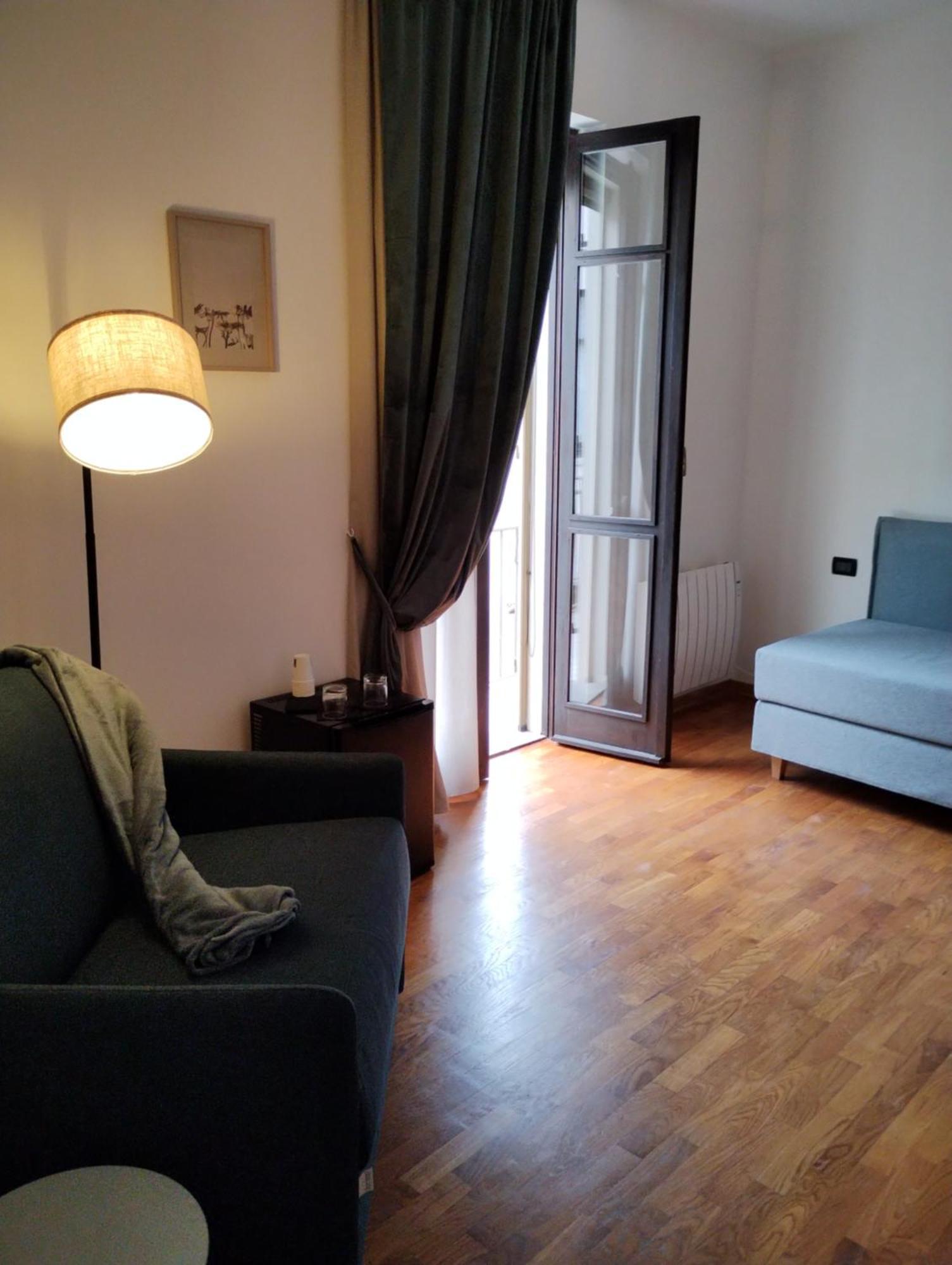 Palazzo Cusani Charming Rooms Vercelli Exterior photo
